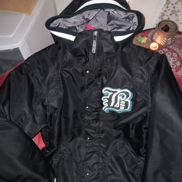 Burton snowboard jacket - Picture 2 of 10